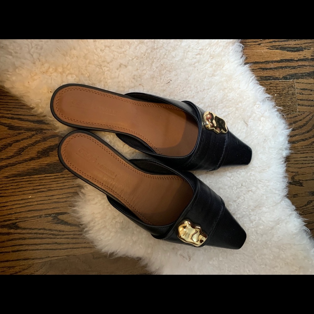 Brand new black flats